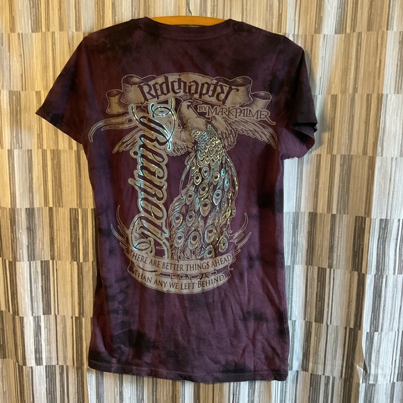 Red chapter v-neck - Picture 2 of 3